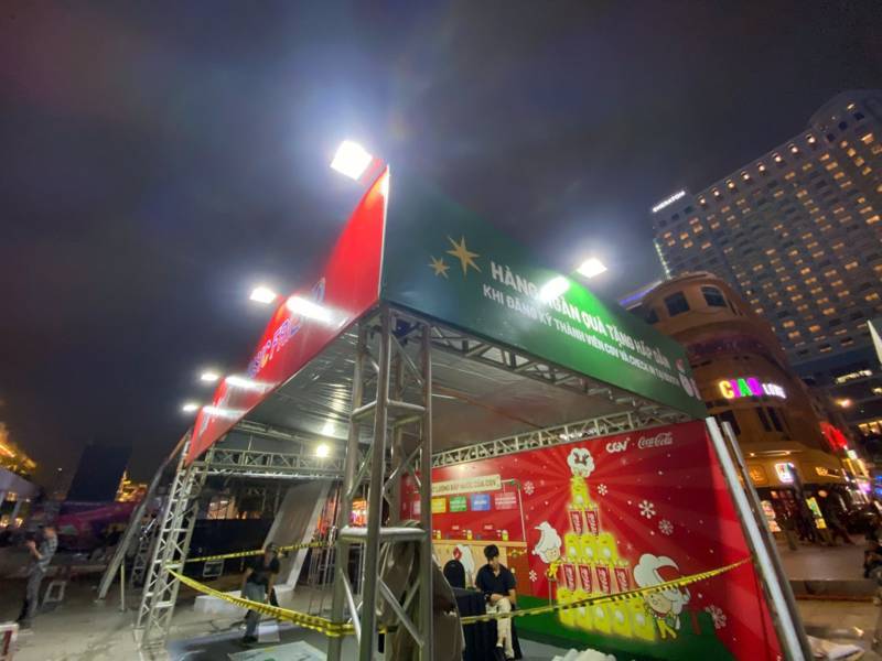 THI CÔNG KHUNG BACKDROP SỰ KIỆN TẠI QUẬN 5-2